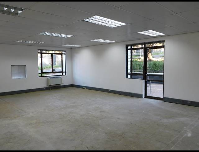 182M² OFFICE TO LET IN HYDE PARK